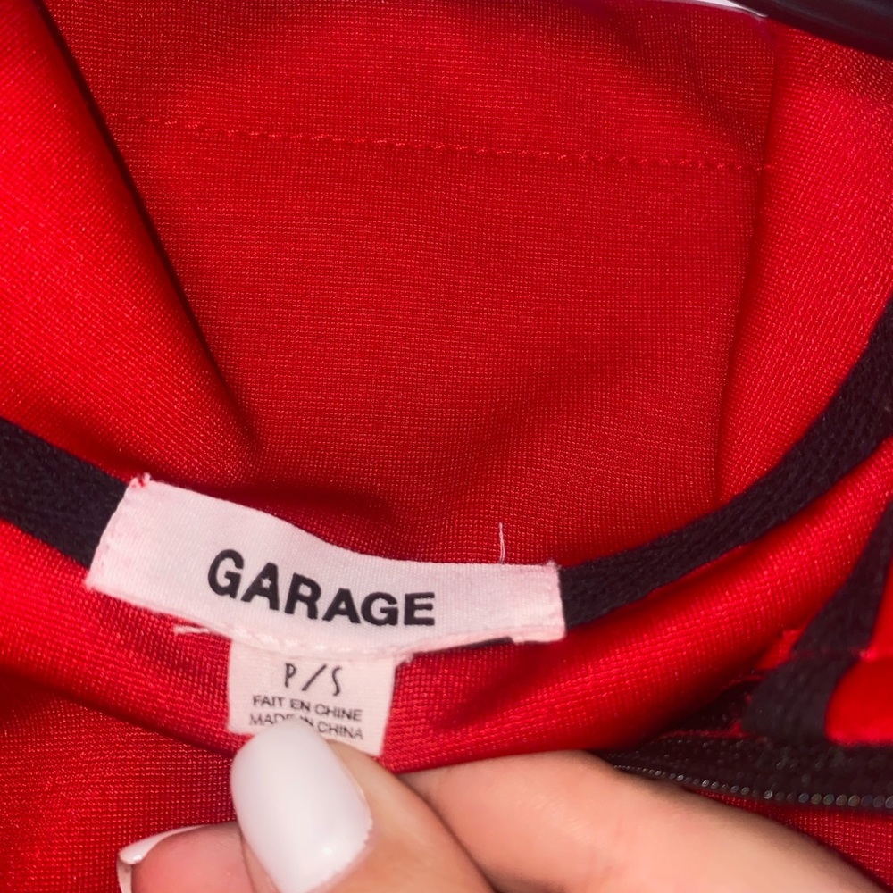 Garage red sweatshirt - Picture 3 of 3